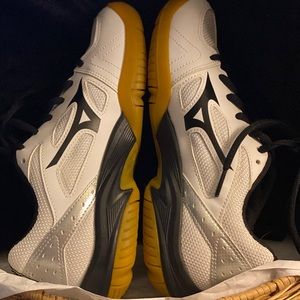 Mizuno Athletic Shoes